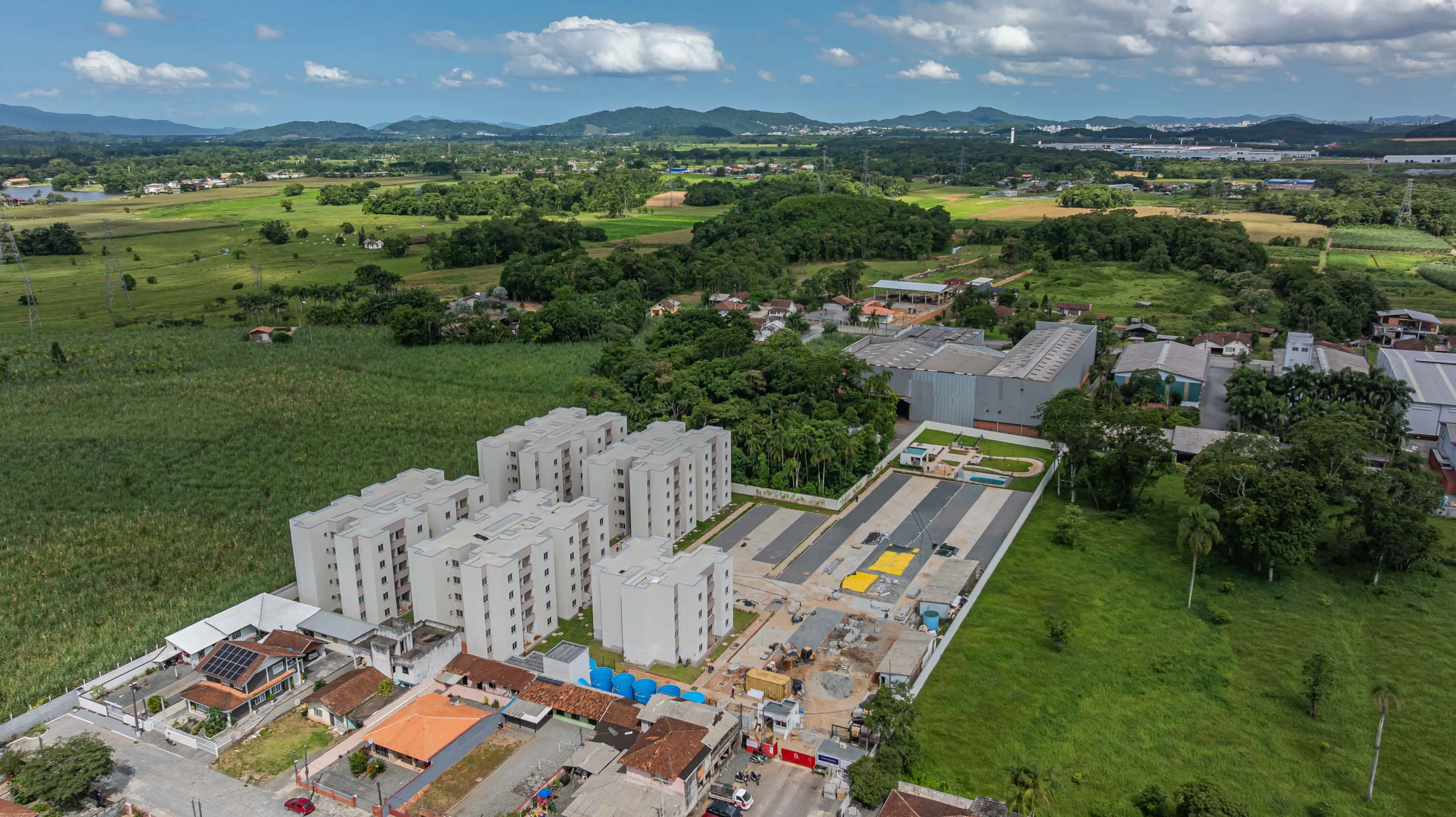Vista aérea Urban Orquídeas Club em Joinville - Rogga - Apartamento no centro de Pirabeiraba Joinville - Imóvel novo em JLLE SC Urban Orquídeas apartamentos na Zona Norte em Pirabeiraba