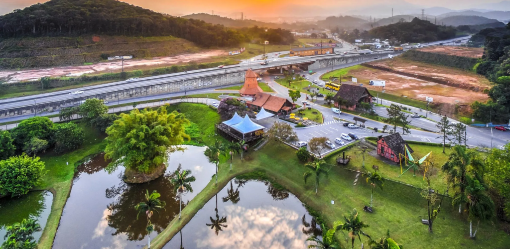 Imagens do Pórtico de Joinville e Parque Expoville - Passeios em Joinville - guia jlle SC Parque Expoville