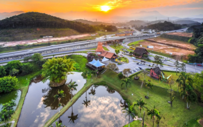 Imagens do Pórtico de Joinville e Parque Expoville - Passeios em Joinville - guia jlle SC Parque Expoville