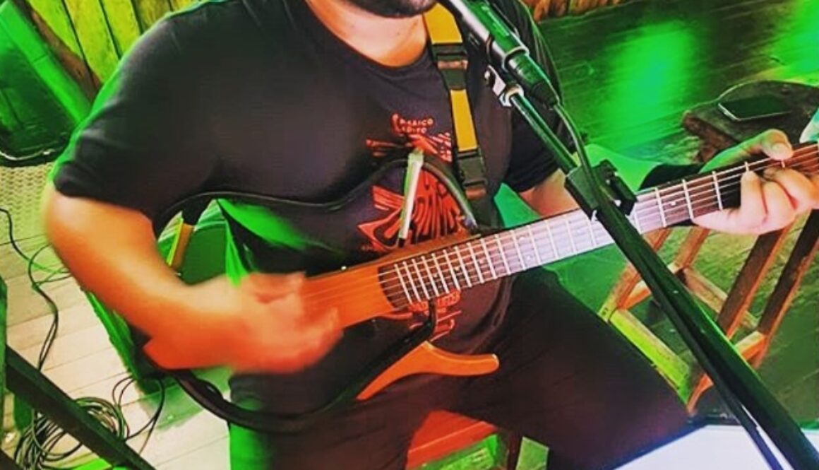 Gabriel Take músico em Joinville