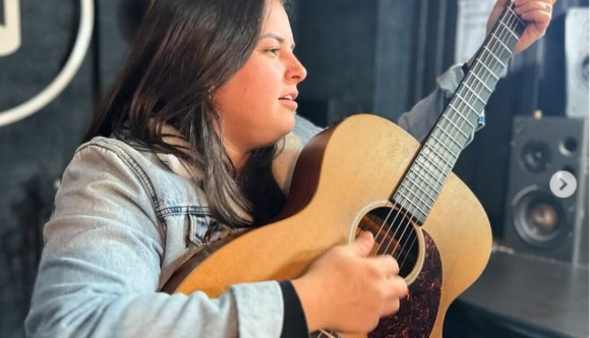 Mayra Mendez cantora sertaneja em Joinville