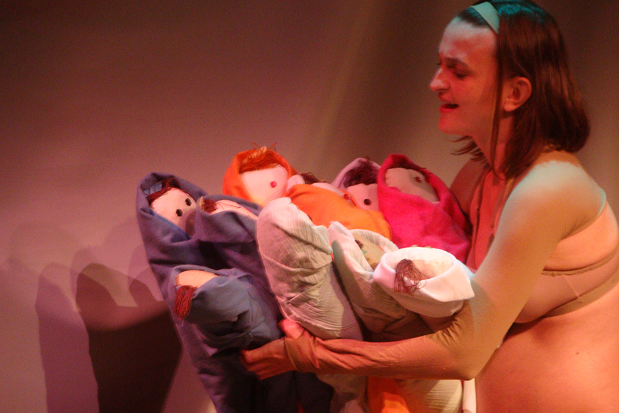 Espetáculo Mãe Criada - com Dionisos Teatro - Teatro Sesc Joinville 24102026
